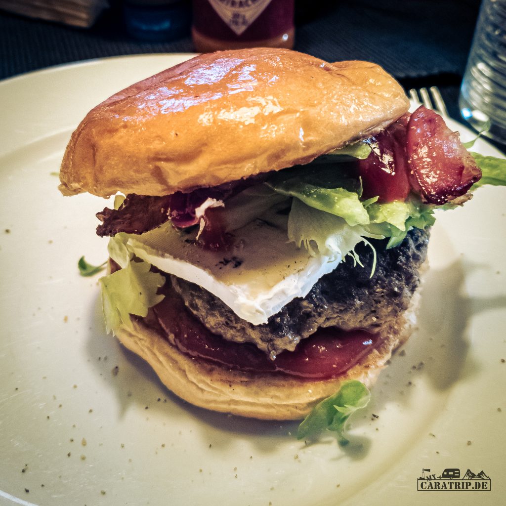 Burger von der Petromax Feuerplatte